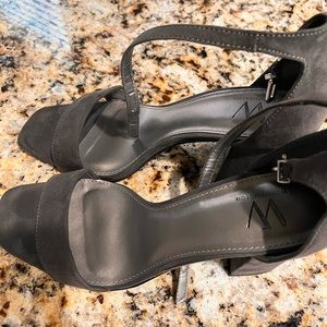 only worn once , great condition